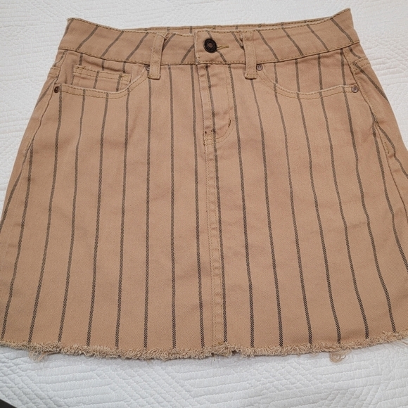 Sky and Sparrow mini skirt - Picture 5 of 12